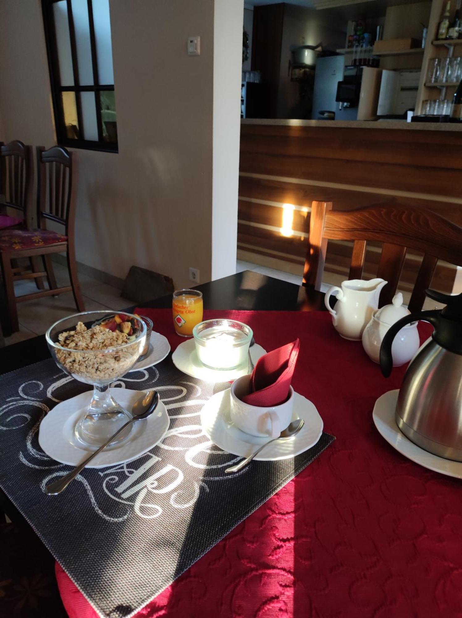 Cafe Im Hof- Bed & Breakfast Streufdorf Екстер'єр фото