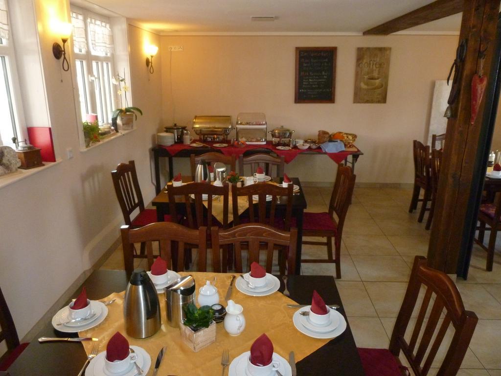 Cafe Im Hof- Bed & Breakfast Streufdorf Екстер'єр фото