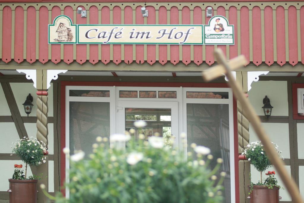 Cafe Im Hof- Bed & Breakfast Streufdorf Екстер'єр фото