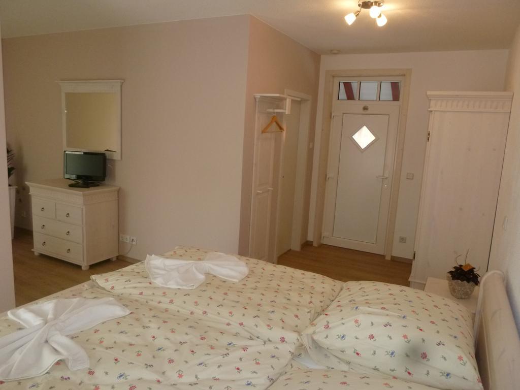 Cafe Im Hof- Bed & Breakfast Streufdorf Екстер'єр фото