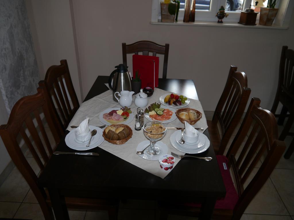 Cafe Im Hof- Bed & Breakfast Streufdorf Екстер'єр фото